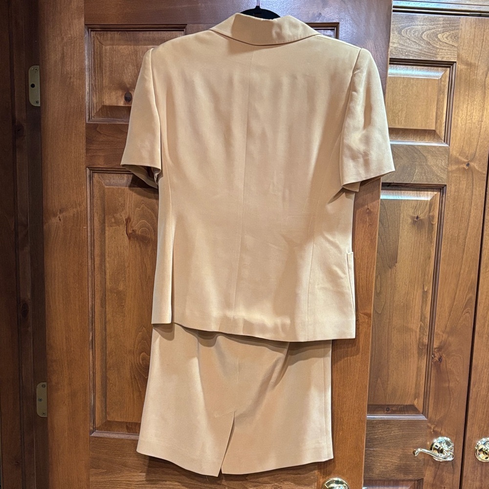 Evan Picone Tan Blazer and Skirt set SZ 6 - Picture 5 of 13